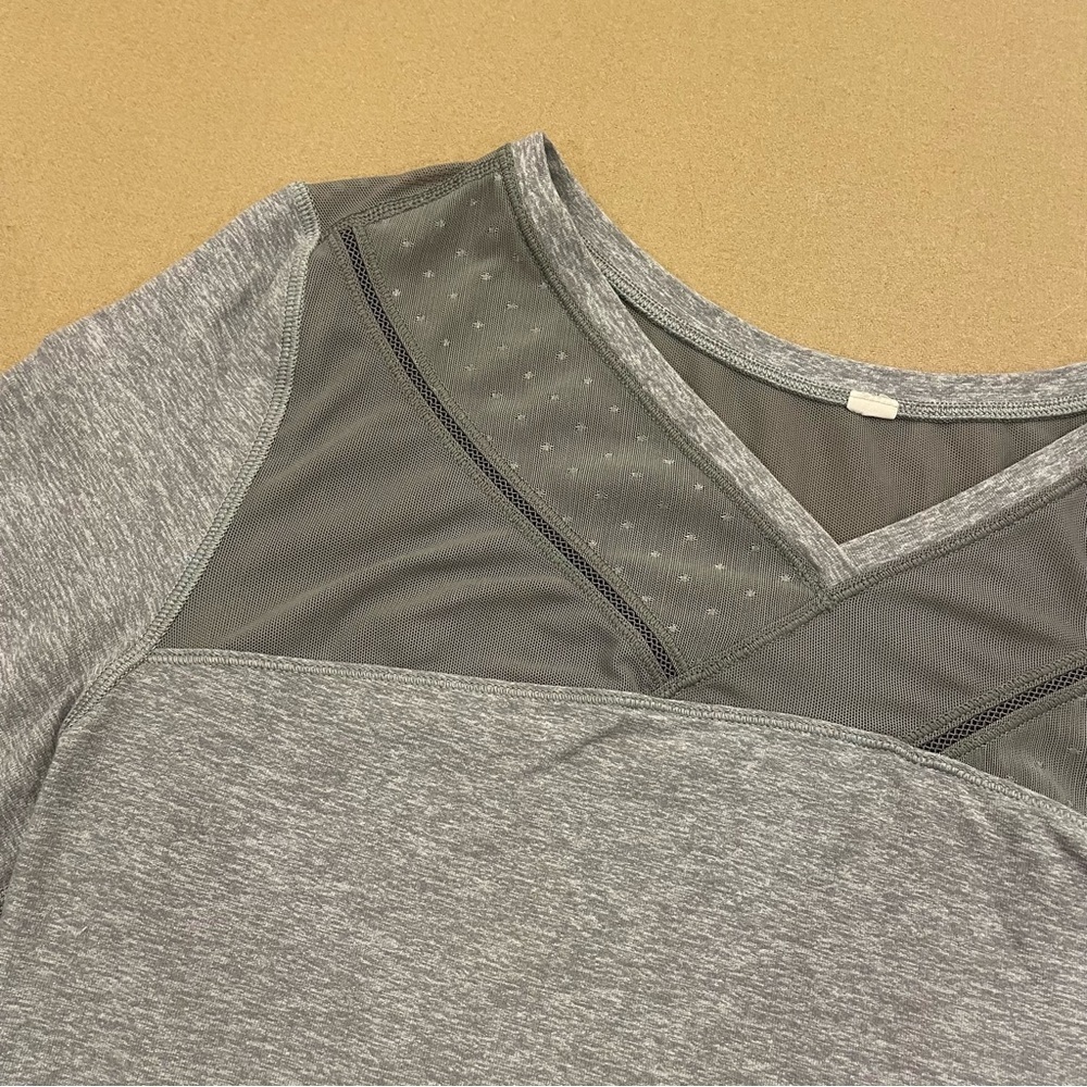 lululemon Just Breathe Long Sleeve Mesh Top Heathered Slate Size 8 - Picture 4 of 10